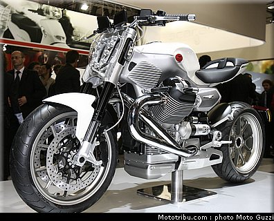 moto_guzzi_v12_strada_3_eicma_2009.jpg