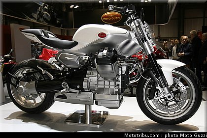 moto_guzzi_v12_strada_4_eicma_2009.jpg