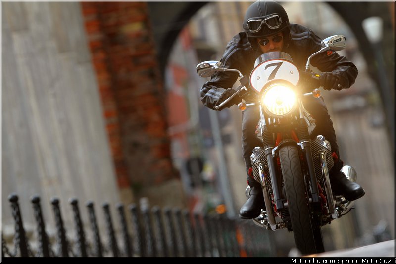 moto_guzzi_v7_racer_2011_022