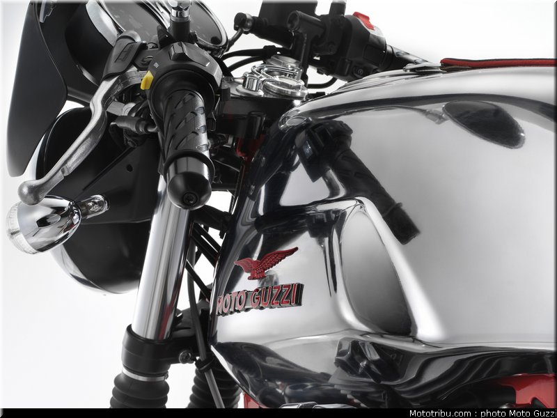 moto_guzzi_v7_racer_2011_031