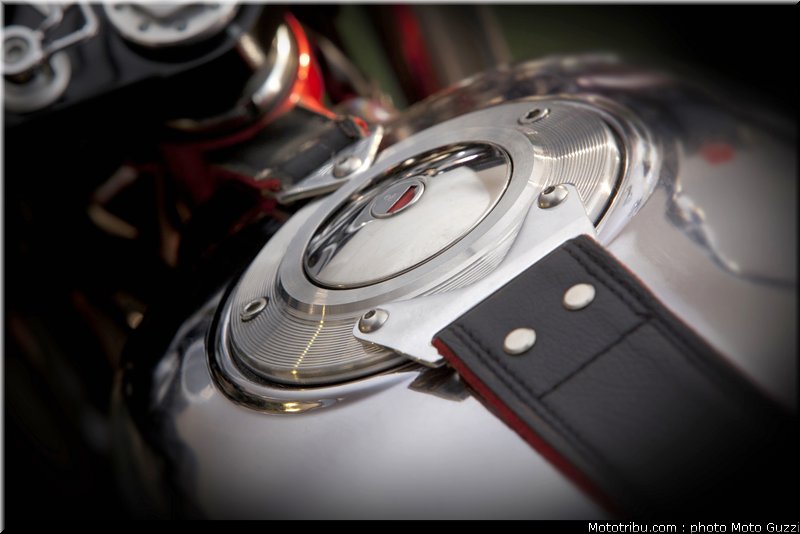 moto_guzzi_v7_racer_2011_039