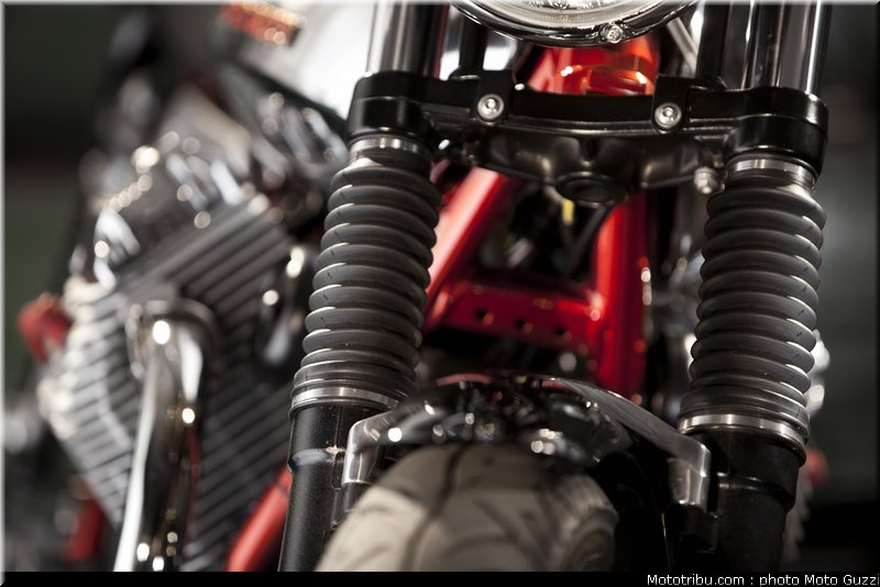 moto_guzzi_v7_racer_2011_040