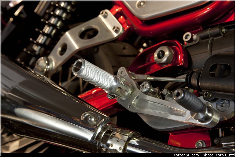 moto_guzzi_v7_racer_2011_042