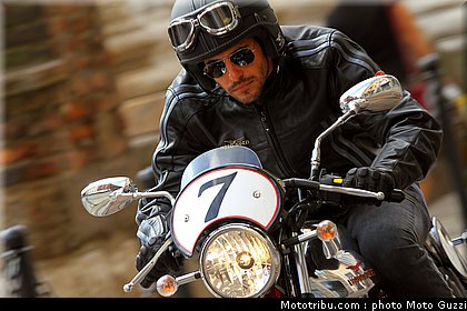moto_guzzi_v7_racer_2011_002.jpg