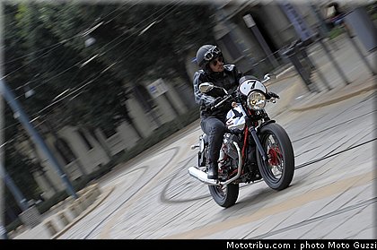 moto_guzzi_v7_racer_2011_003.jpg