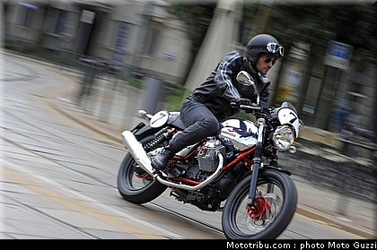 moto_guzzi_v7_racer_2011_004.jpg