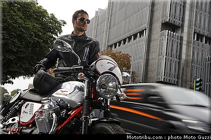 moto_guzzi_v7_racer_2011_010.jpg