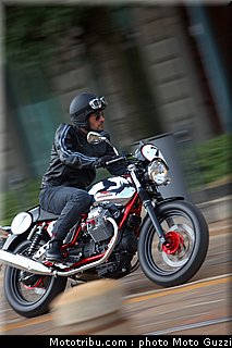 moto_guzzi_v7_racer_2011_021.jpg