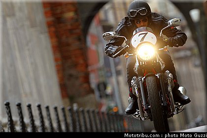 moto_guzzi_v7_racer_2011_022.jpg