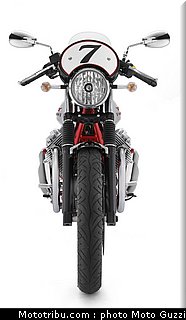 moto_guzzi_v7_racer_2011_027.jpg