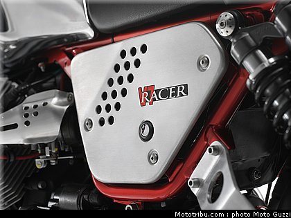 moto_guzzi_v7_racer_2011_029.jpg