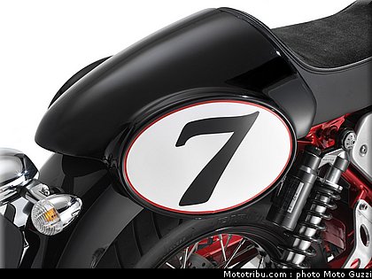 moto_guzzi_v7_racer_2011_032.jpg
