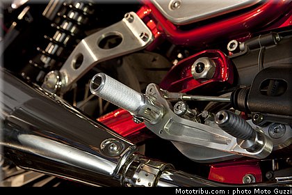 moto_guzzi_v7_racer_2011_042.jpg