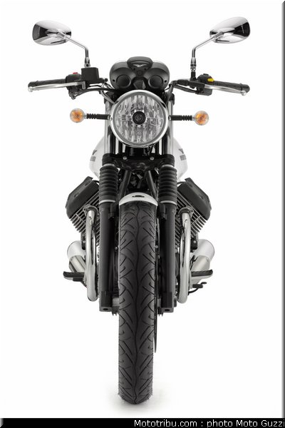 v7_013_moto_guzzi_2012