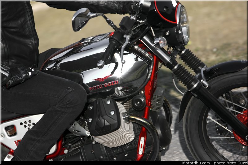 v7_racer_022_moto_guzzi_2012