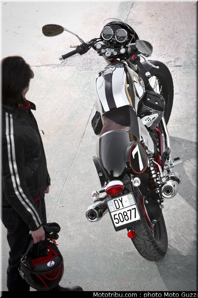 v7_racer_023_moto_guzzi_2012