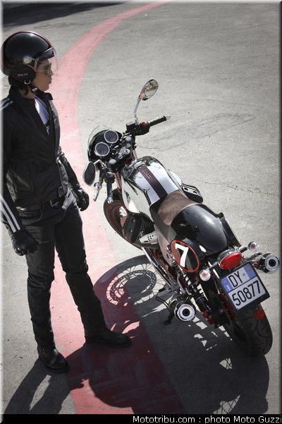 v7_racer_029_moto_guzzi_2012