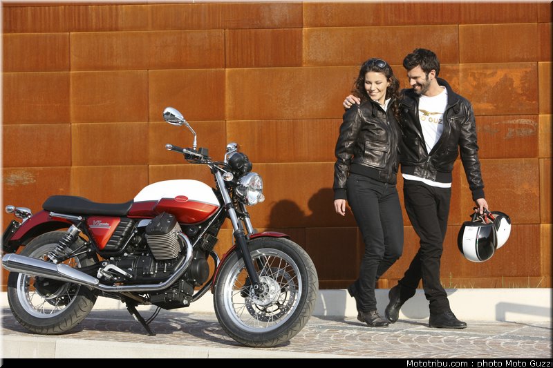 v7_special_016_moto_guzzi_2012