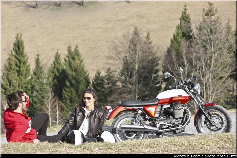 v7_special_022_moto_guzzi_2012