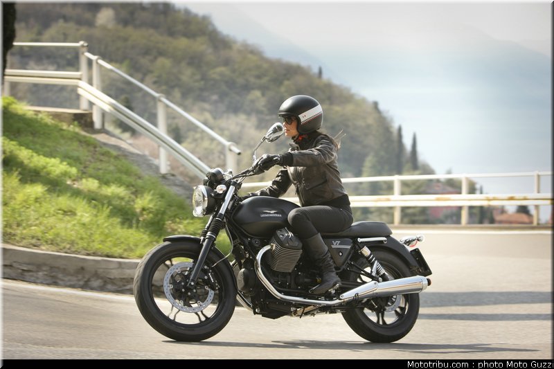 v7_stone_003_moto_guzzi_2012