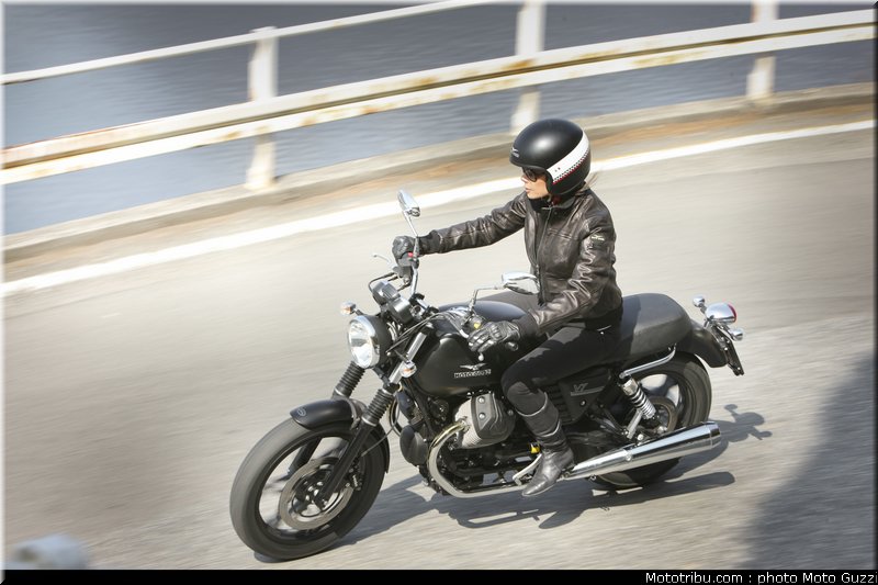 v7_stone_007_moto_guzzi_2012