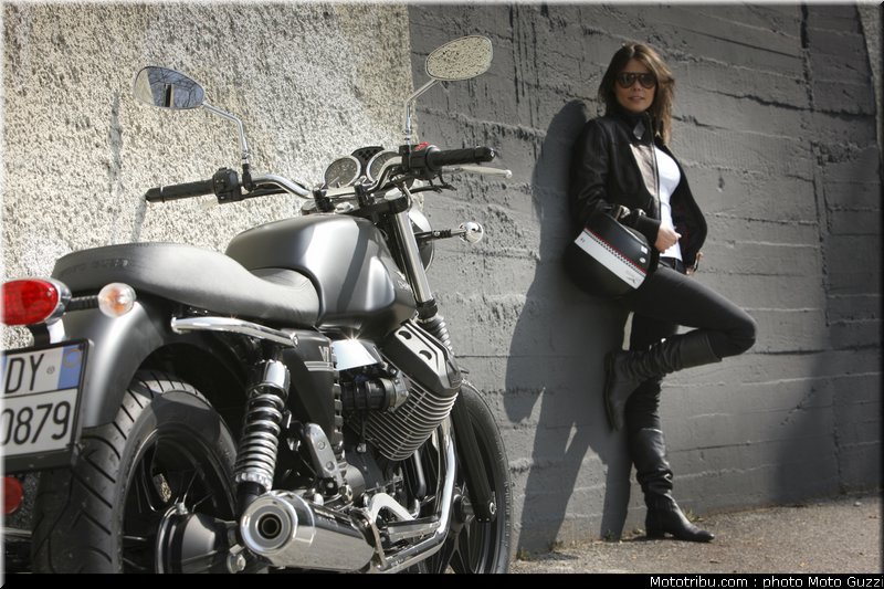 v7_stone_015_moto_guzzi_2012