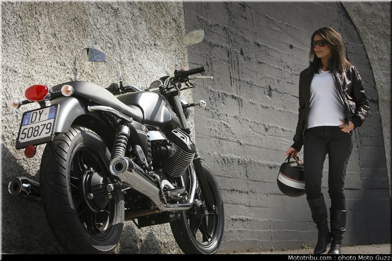 v7_stone_016_moto_guzzi_2012
