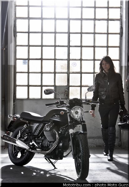 v7_stone_026_moto_guzzi_2012