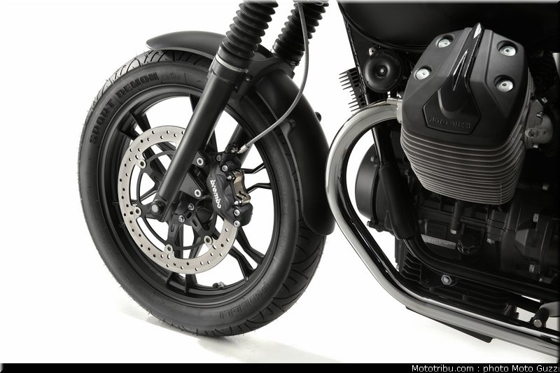 v7_stone_060_moto_guzzi_2012