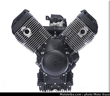 v7_017_moto_guzzi_2012.jpg