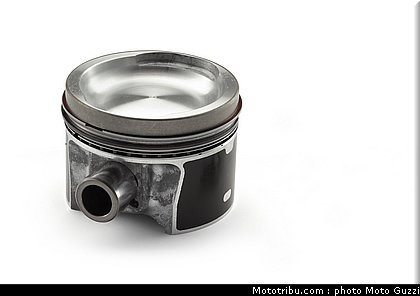 v7_029_moto_guzzi_2012.jpg