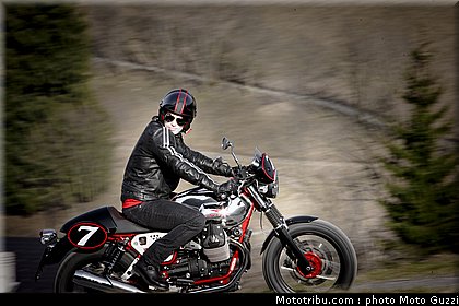 v7_racer_004_moto_guzzi_2012.jpg