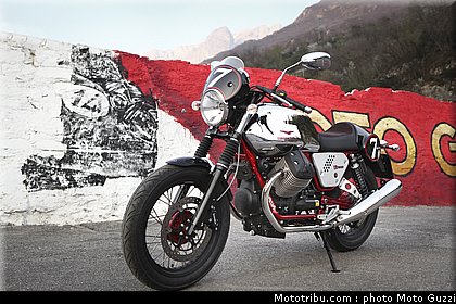 v7_racer_007_moto_guzzi_2012.jpg