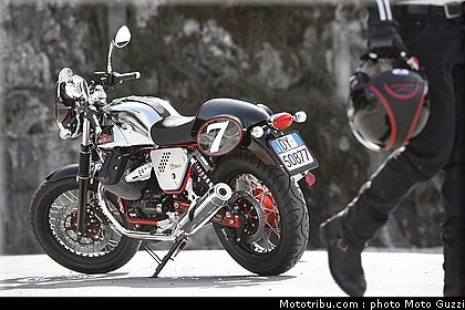 v7_racer_012_moto_guzzi_2012.jpg