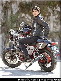 v7_racer_026_moto_guzzi_2012.jpg