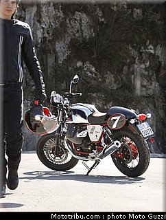 v7_racer_027_moto_guzzi_2012.jpg