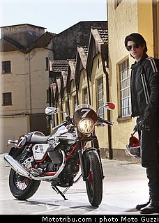 v7_racer_028_moto_guzzi_2012.jpg