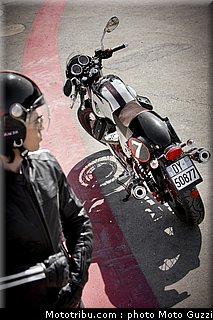 v7_racer_030_moto_guzzi_2012.jpg