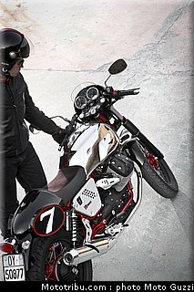 v7_racer_035_moto_guzzi_2012.jpg