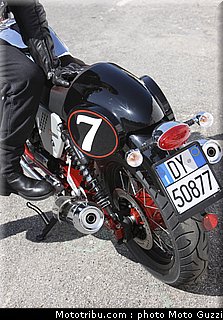 v7_racer_038_moto_guzzi_2012.jpg