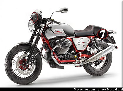 v7_racer_040_moto_guzzi_2012.jpg