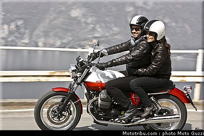 v7_special_002_moto_guzzi_2012.jpg