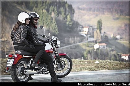 v7_special_003_moto_guzzi_2012.jpg