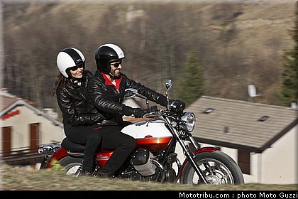 v7_special_004_moto_guzzi_2012.jpg