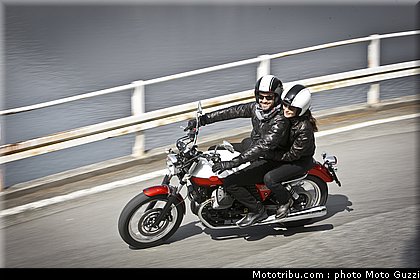 v7_special_007_moto_guzzi_2012.jpg