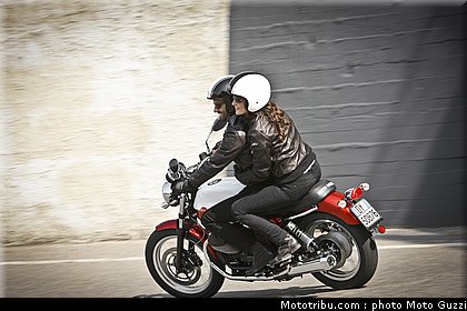 v7_special_010_moto_guzzi_2012.jpg