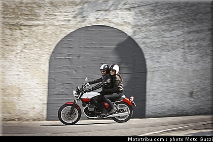 v7_special_014_moto_guzzi_2012.jpg