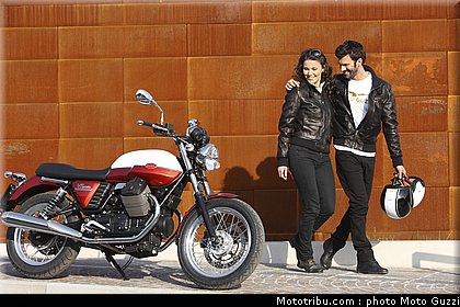 v7_special_016_moto_guzzi_2012.jpg