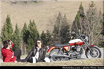 v7_special_022_moto_guzzi_2012.jpg