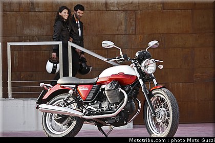 v7_special_027_moto_guzzi_2012.jpg